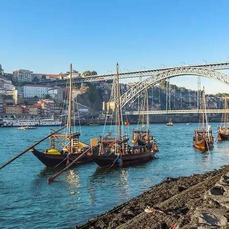 Balcony Views شقة