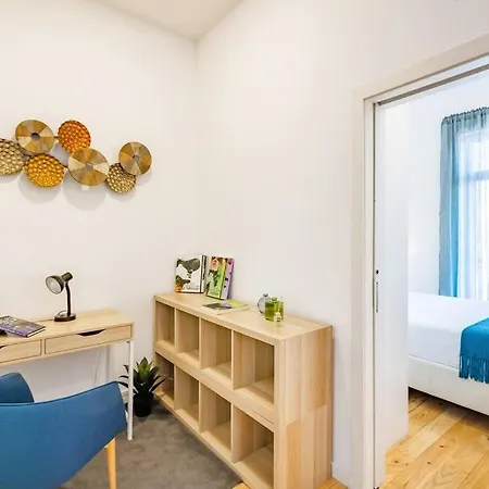 Balcony Views شقة *